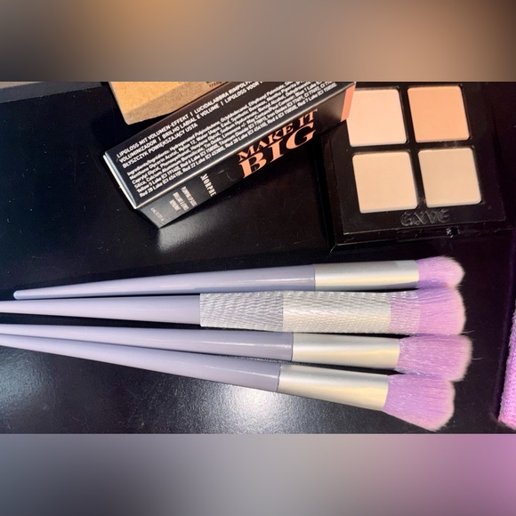 GXVE & MORPHE MAKEUP BUNDLE - Picture 5 of 13